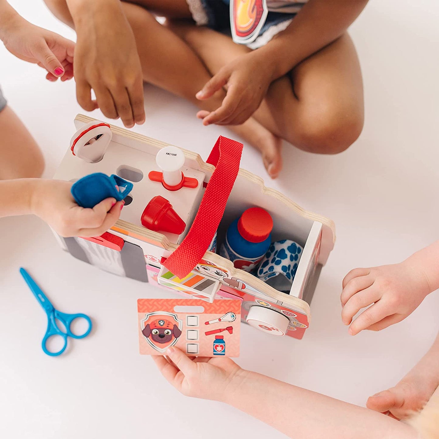 PAW Patrol Marshalls Rettungswagen Krankenwagen mit Erste-Hilfe-Kasten Arztset Holz Lernspielzeug Spielzeug