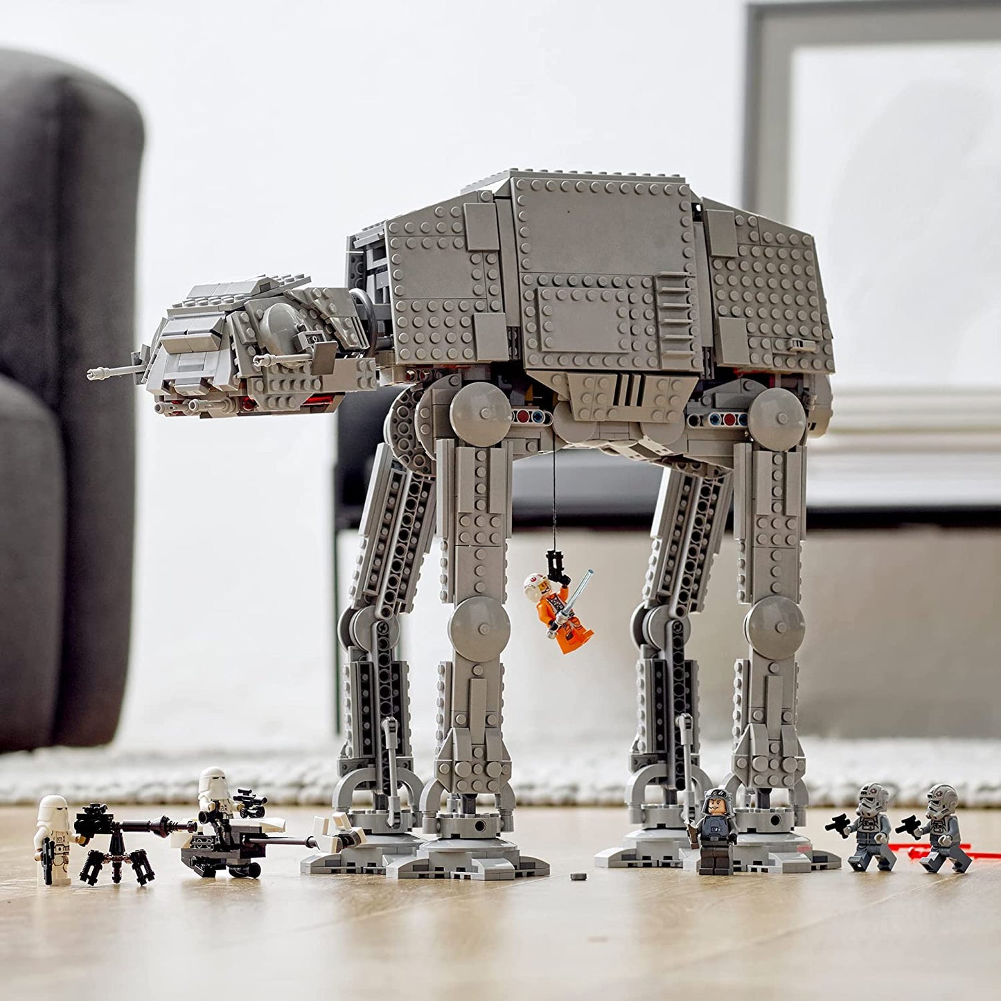 LEGO 75288 Star Wars AT-AT Spielzeug Set zum 40. Jubiläum inkl Luke Skywalker NEU & OVP