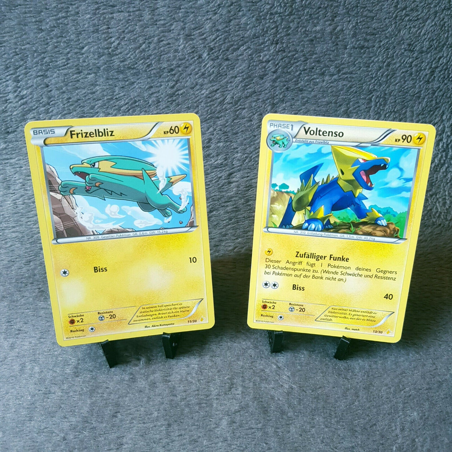 Pokemon Full Set - Frizelbliz 11/30 & Voltenso 13/30 - Wrestler Pikachu Set 2016